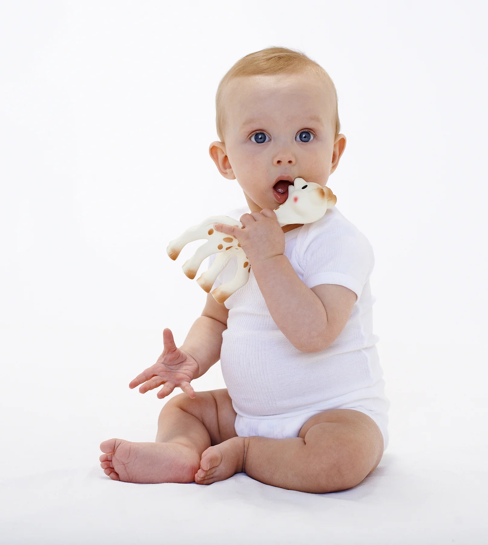 Sophie La Girafe Infant Teether Made with 100% Natural Rubber - 0+ Months - MINIMEE KIDS