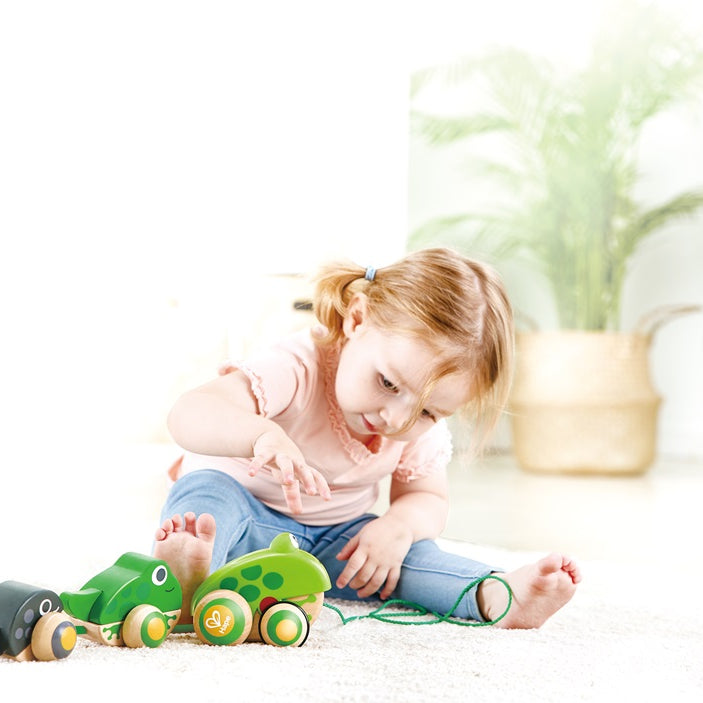 Hape Pull-Along Frog Family – Fun Wooden Toy with Frog Life Cycle for Toddlers to Explore Nature, Movement, and Early Learning