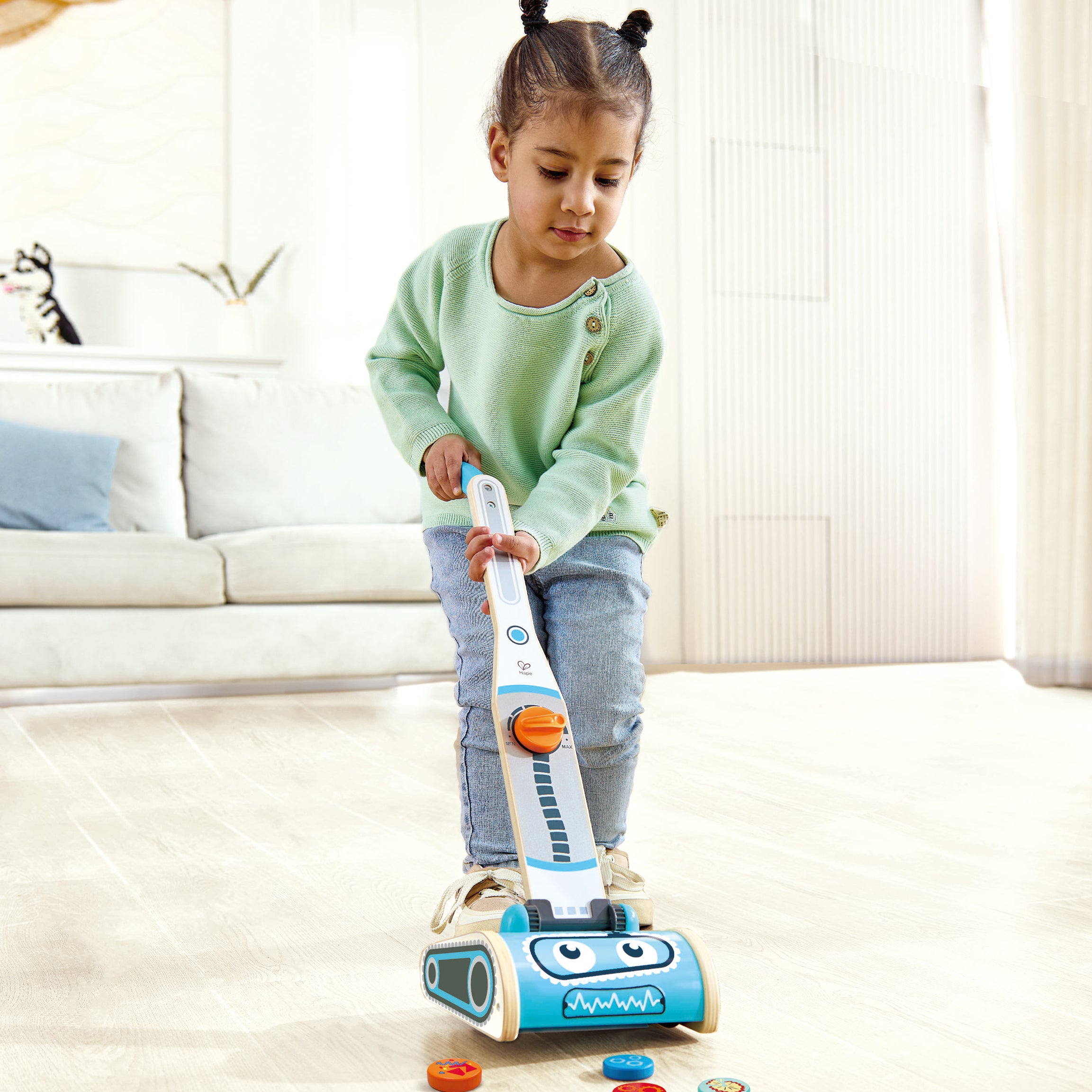 Hape Vacuum Playset for Kids – 7-Piece Robot Face Cleaning Toy | Pretend Play for 2–6 Year Olds | Enhances Motor Skills & Confidence through Tidy Fun