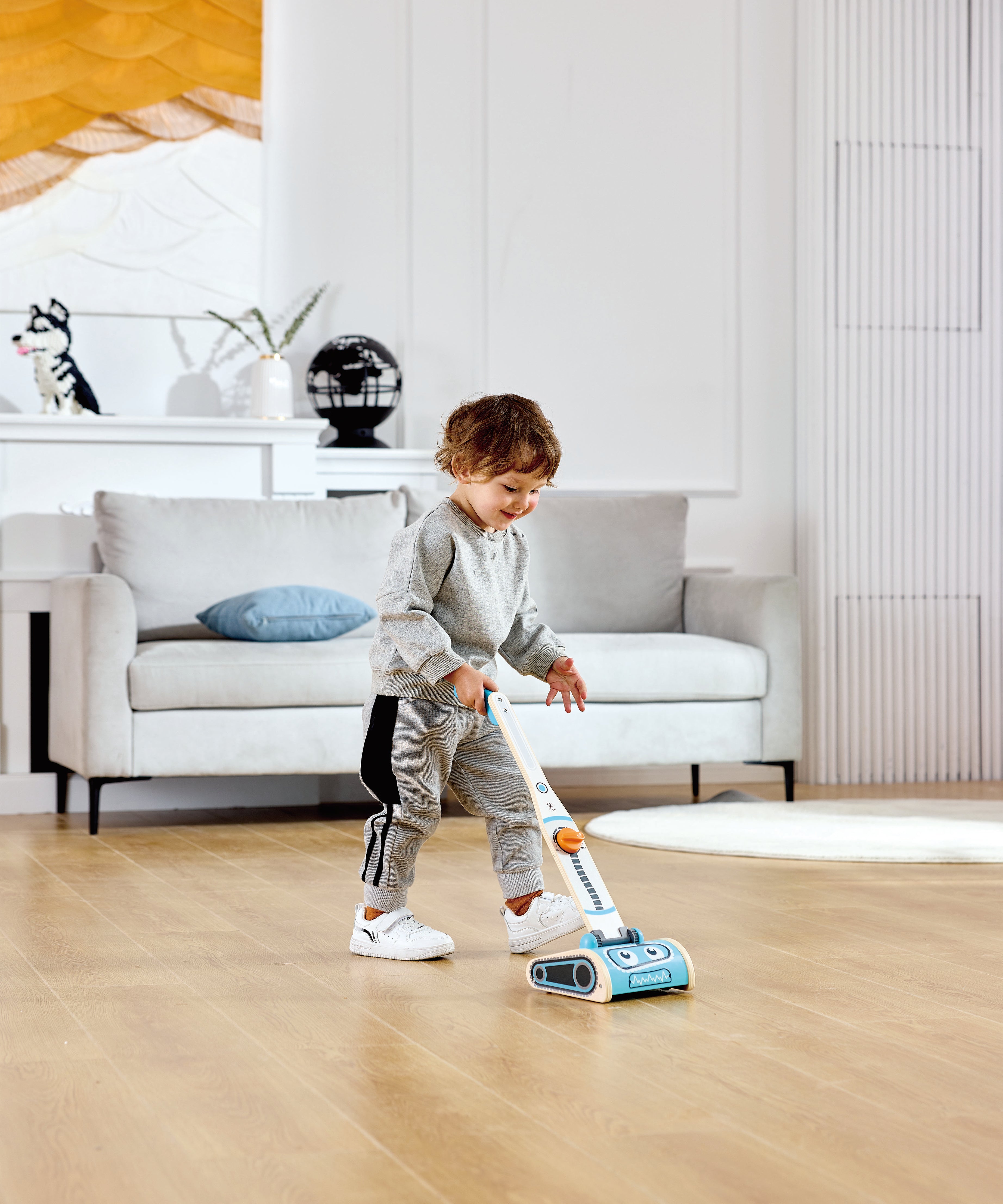Hape Vacuum Playset for Kids – 7-Piece Robot Face Cleaning Toy | Pretend Play for 2–6 Year Olds | Enhances Motor Skills & Confidence through Tidy Fun