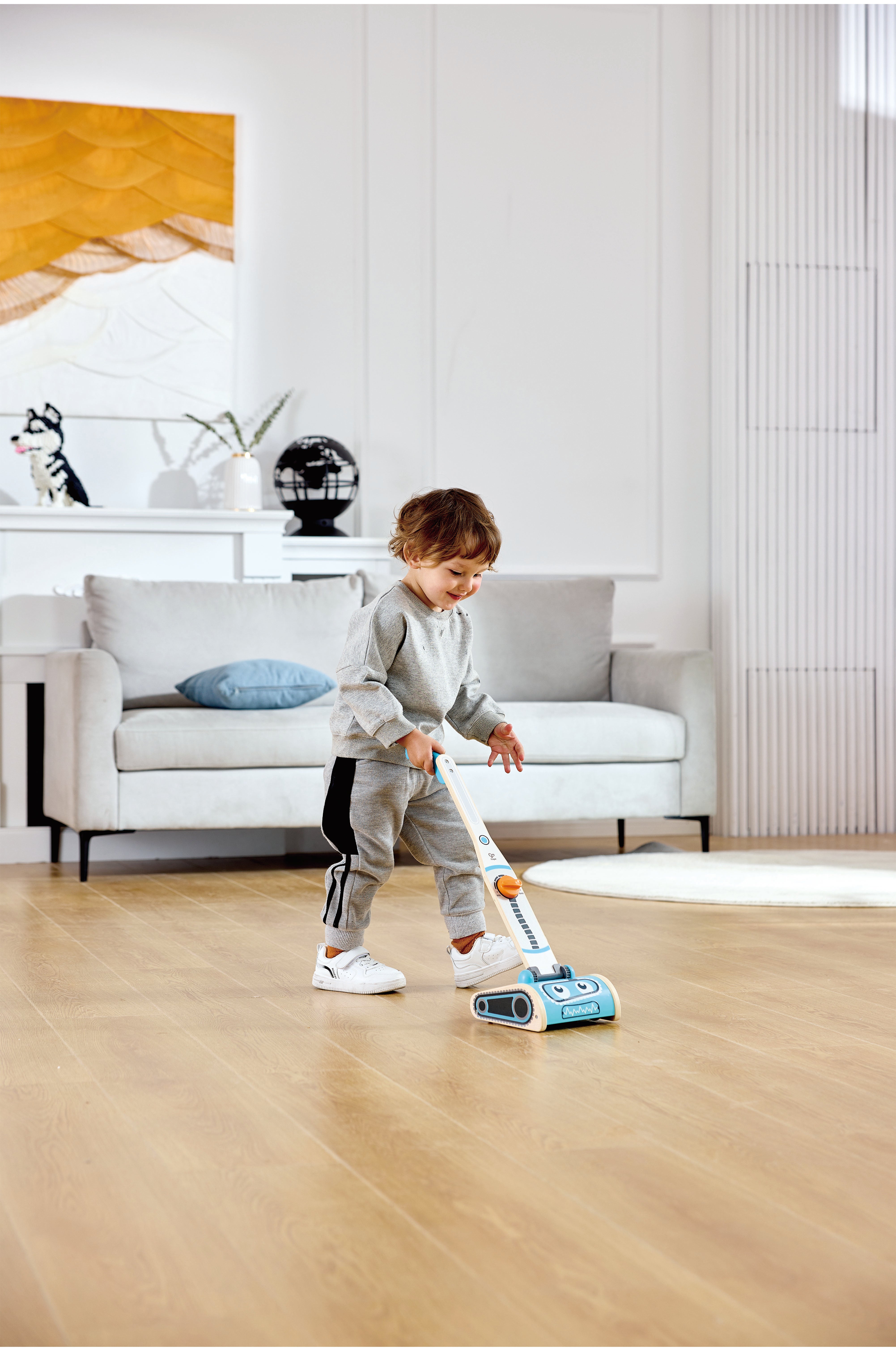 Hape Vacuum Playset for Kids – 7-Piece Robot Face Cleaning Toy | Pretend Play for 2–6 Year Olds | Enhances Motor Skills & Confidence through Tidy Fun