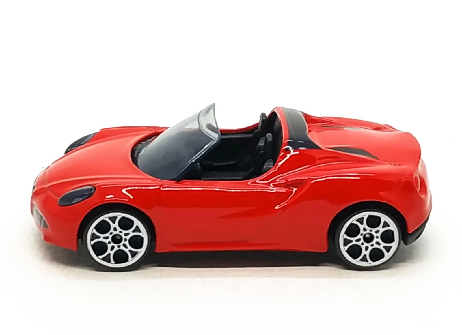 Majorette Street Cars Alfa Romeo 4C Spider | Officially Licensed Red Die-Cast Metal Sports Car, Realistic 1:64 Scale Model for Kids and Collectors Aged 3+