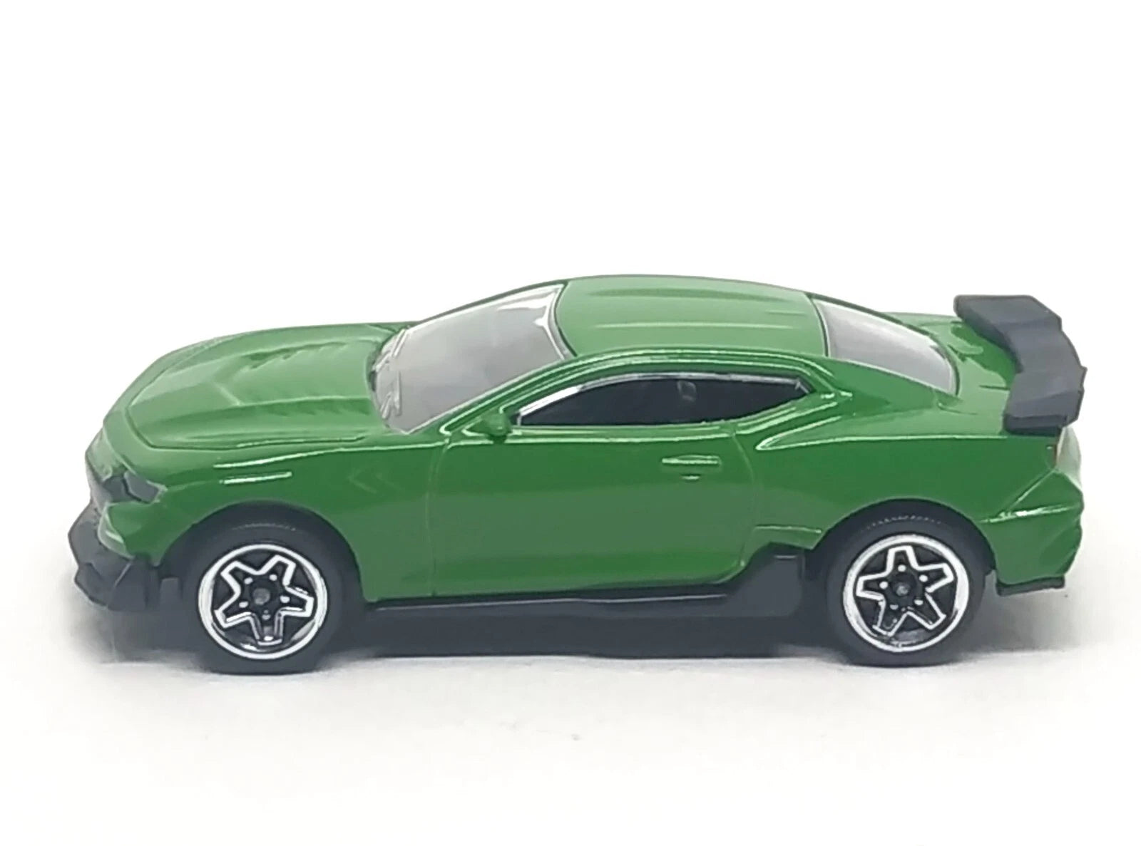 Majorette Street Cars Chevrolet Camaro | Officially Licensed Green Die-Cast Metal Muscle Car | Realistic 1:64 Scale Model for Kids and Collectors Aged 3+