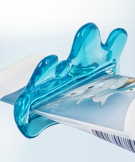 Flipper Whale Toothpaste Squirter Multicolor Age- 3 Years & Above (Color May Vary)