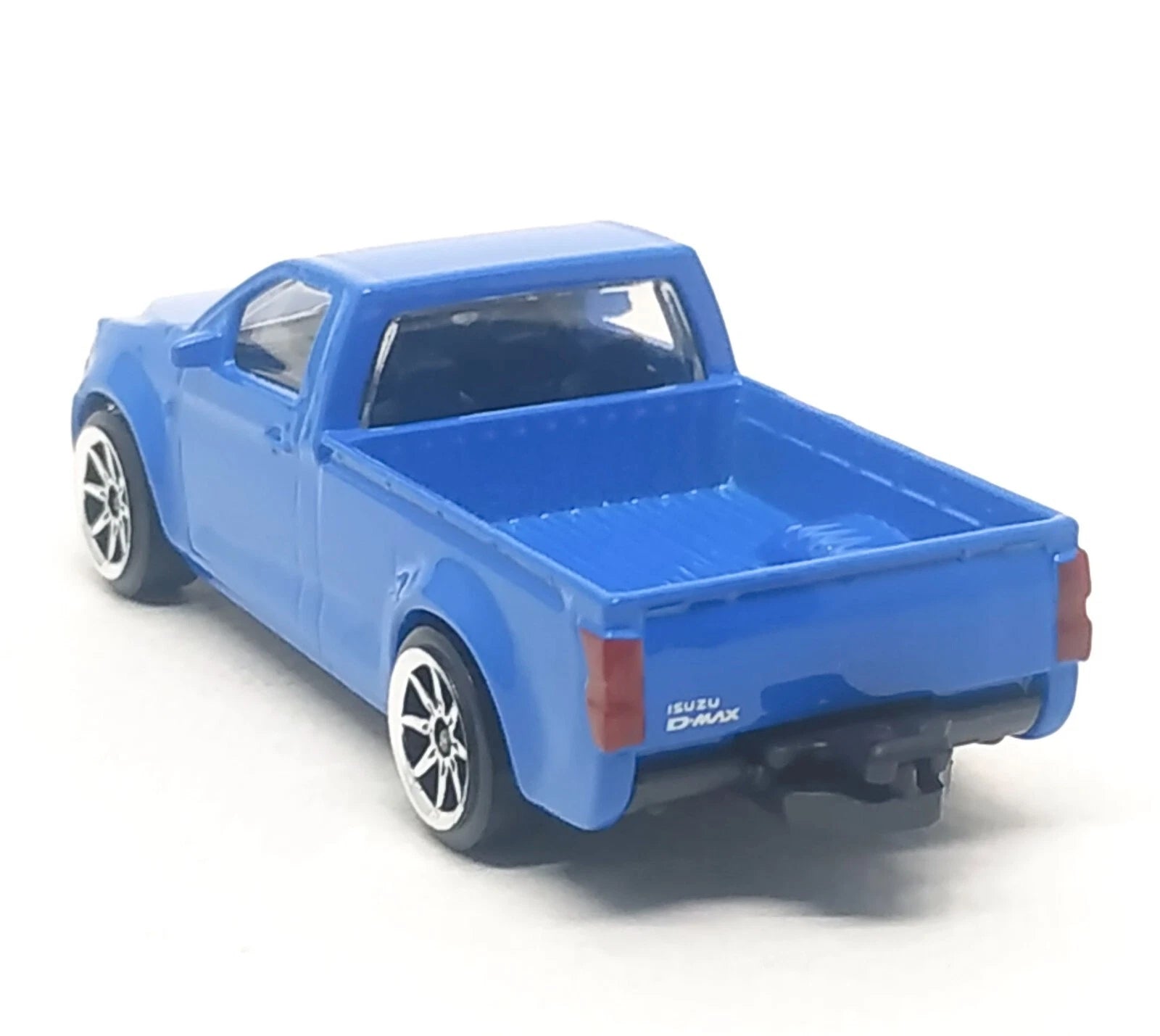 Majorette Street Cars Isuzu D-Max | Officially Licensed Blue Die-Cast Metal Pickup Truck, Realistic 1:64 Scale Model for Kids and Collectors Aged 3+