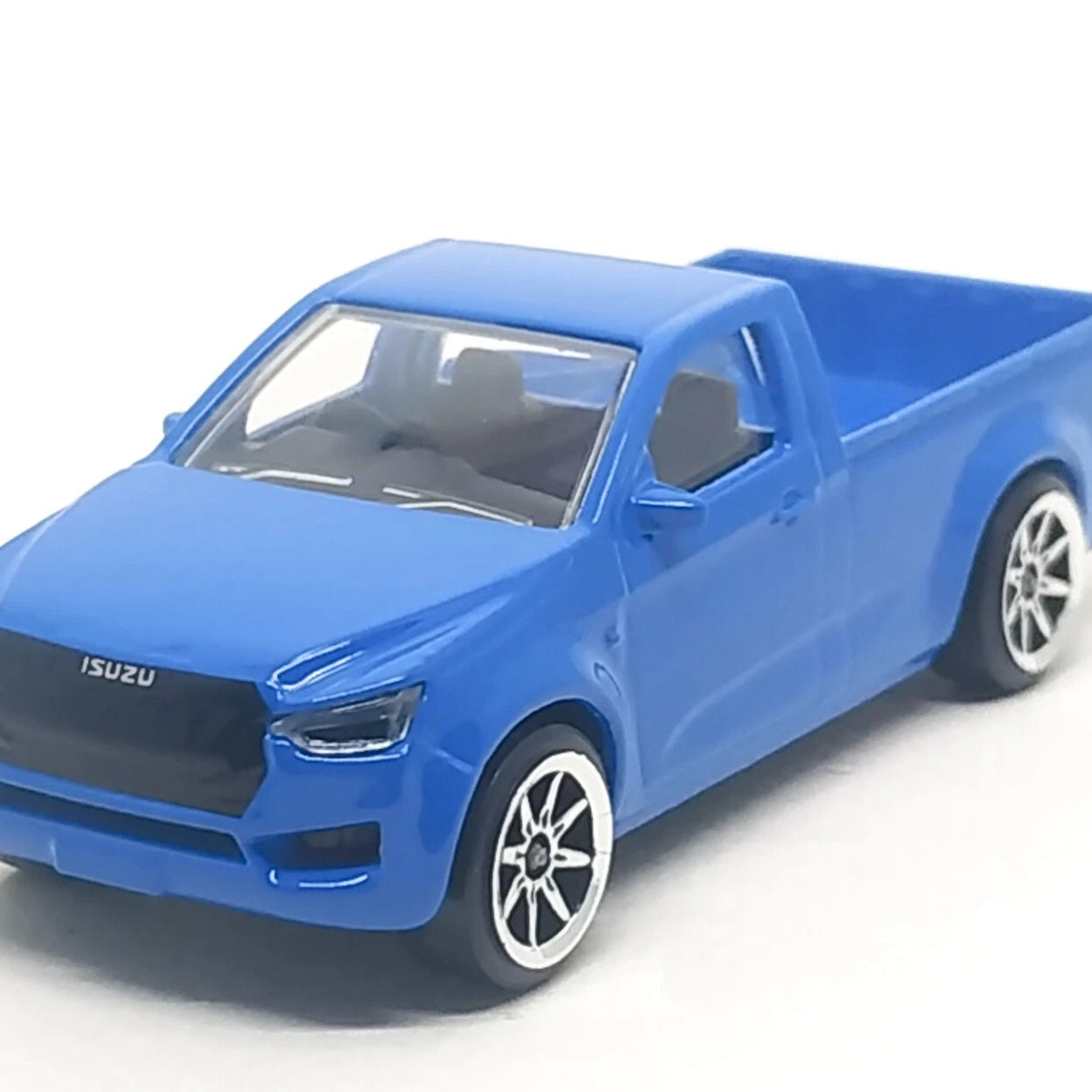 Majorette Street Cars Isuzu D-Max | Officially Licensed Blue Die-Cast Metal Pickup Truck, Realistic 1:64 Scale Model for Kids and Collectors Aged 3+