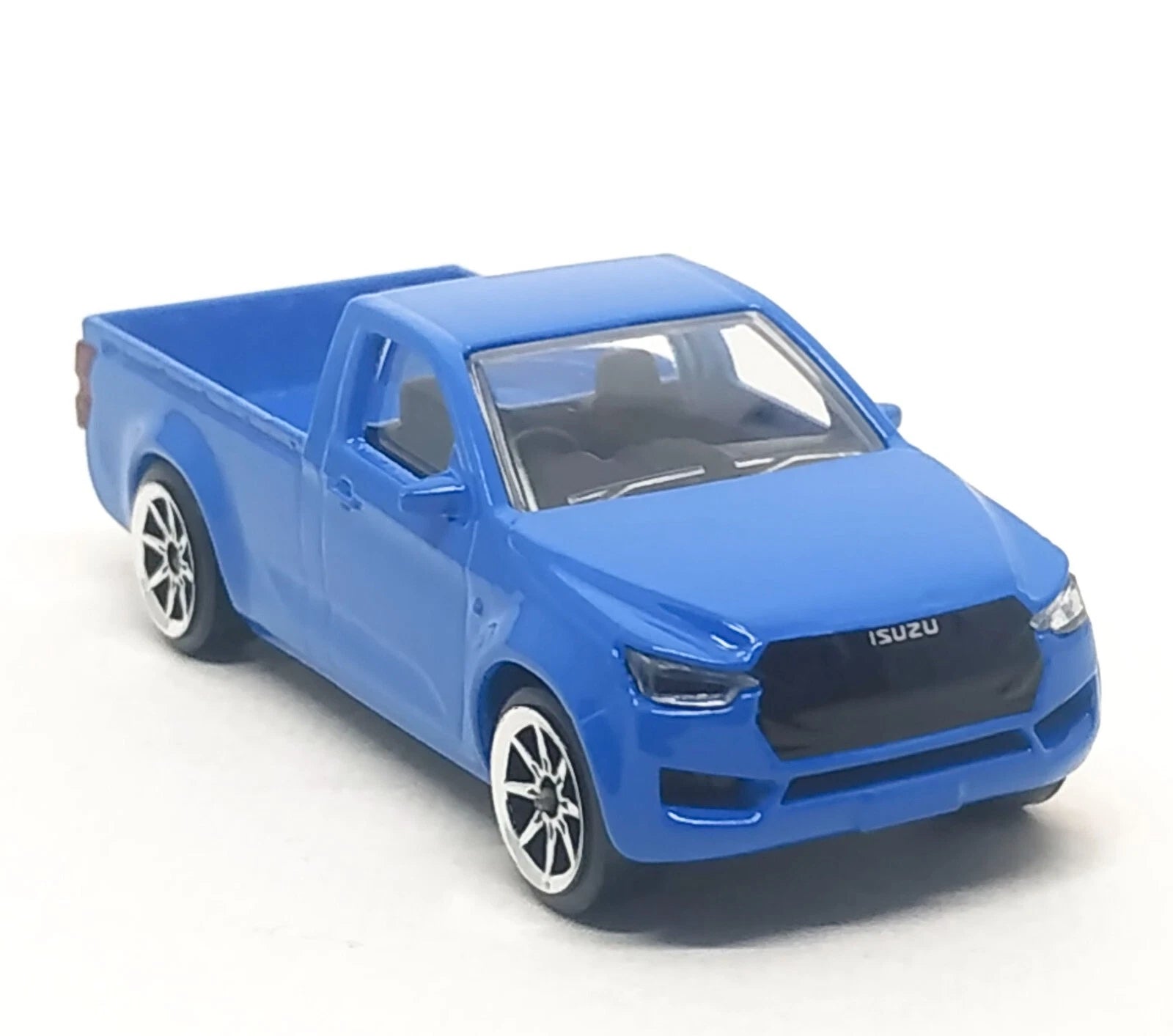 Majorette Street Cars Isuzu D-Max | Officially Licensed Blue Die-Cast Metal Pickup Truck, Realistic 1:64 Scale Model for Kids and Collectors Aged 3+