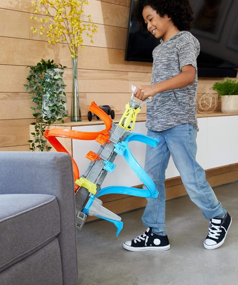 Hot Wheels Stunt Tracks Loop & Launch Track Set with Adjustable 2-Foot-Tall Loop, High-Speed Stunt Racing, and 1 Hot Wheels Car for Kids 5+ Years | GRW39