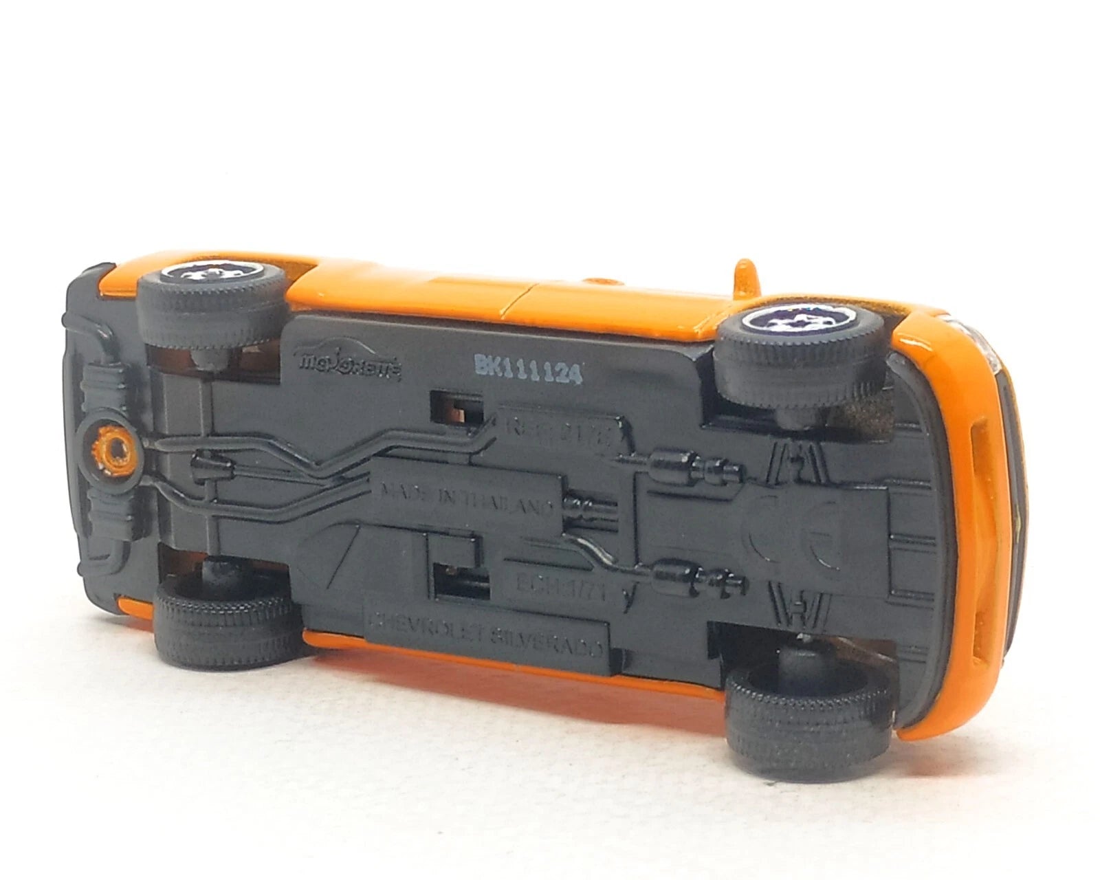 Majorette Street Cars Chevrolet Silverado | Officially Licensed Orange Die-Cast Metal Pickup Truck, Realistic 1:64 Scale Model for Kids and Collectors Aged 3+