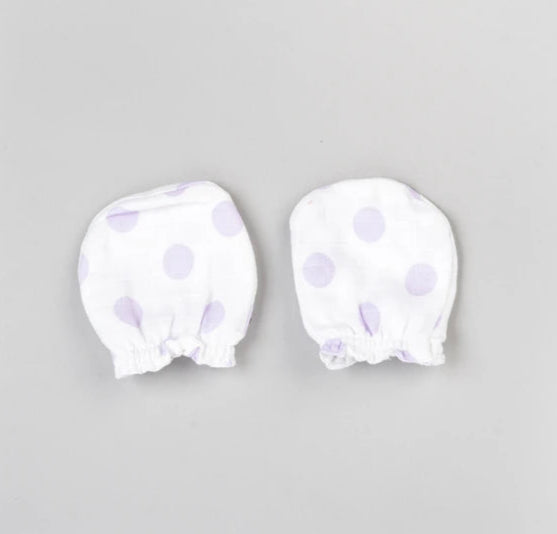 BeeLittle Organic Muslin Mittens for Newborns – Purple Polka Design | Super Soft 100% Cotton | Breathable, Lightweight & Gentle Protection for Baby Hands (0–6 Months)