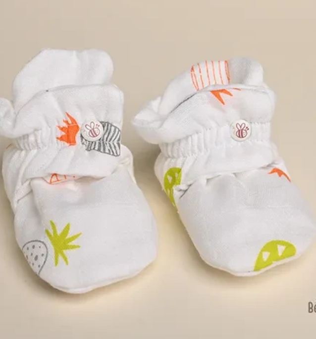 Pineapple Vibes - 0-6m Organic Muslin Booties