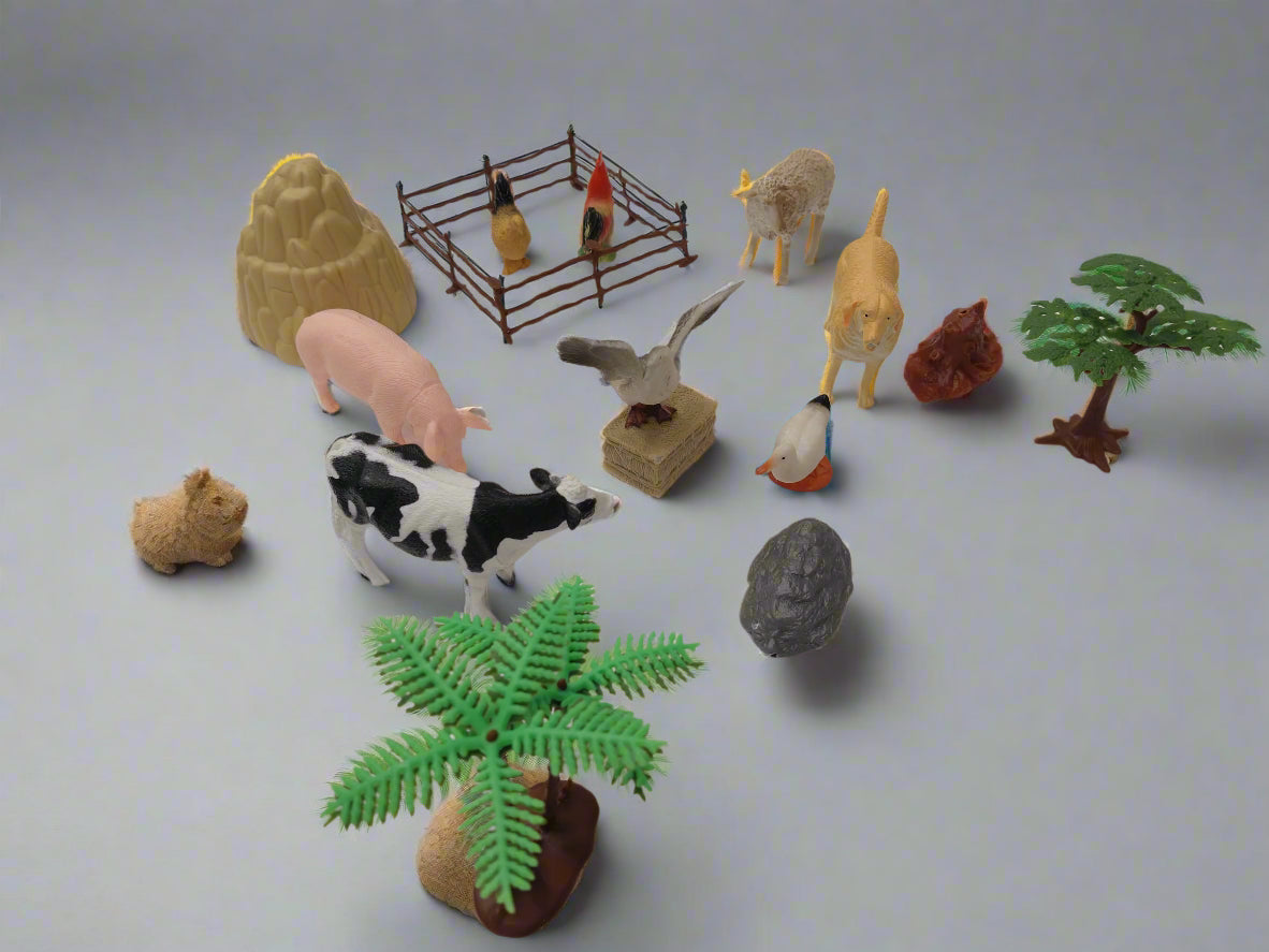 Ucok Toys Farm Animal World Playset - 19 Pieces with Farm Accessories, Trees & World Map | Educational Animal Figurines for Kids 3+ Years