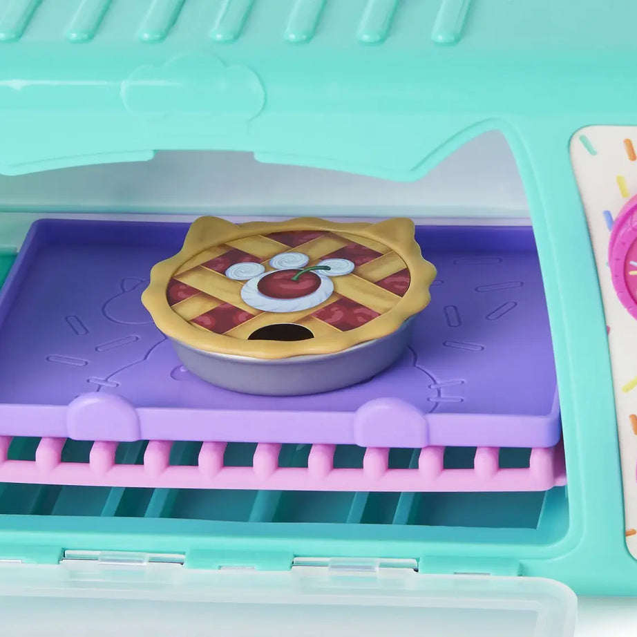 Gabby’s Dollhouse Cakey Oven Toy Set | Interactive Pretend Baking Playset with Lights & Sounds – 11-Piece Kit for Ages 3+ | DreamWorks Netflix Series Inspired | Includes Cakey Figure, Treats & Accessories