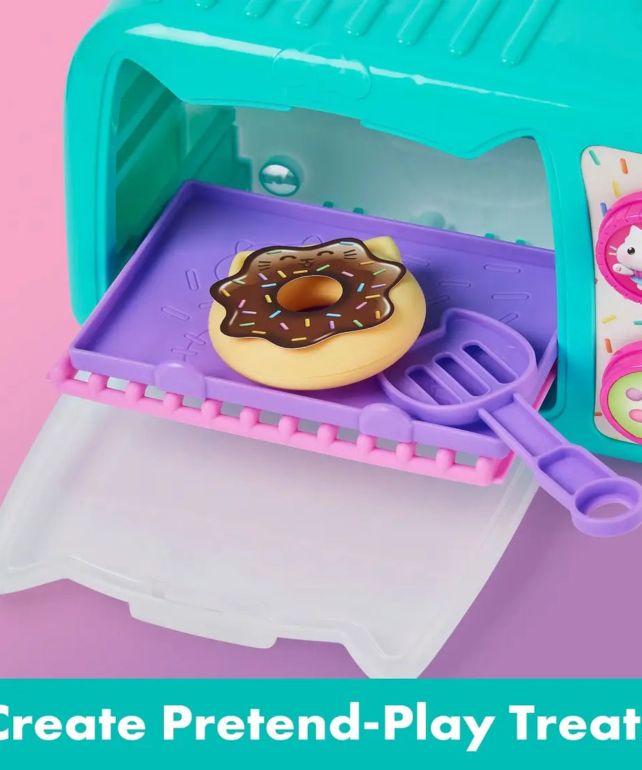 Gabby’s Dollhouse Cakey Oven Toy Set | Interactive Pretend Baking Playset with Lights & Sounds – 11-Piece Kit for Ages 3+ | DreamWorks Netflix Series Inspired | Includes Cakey Figure, Treats & Accessories - MINIMEE KIDS