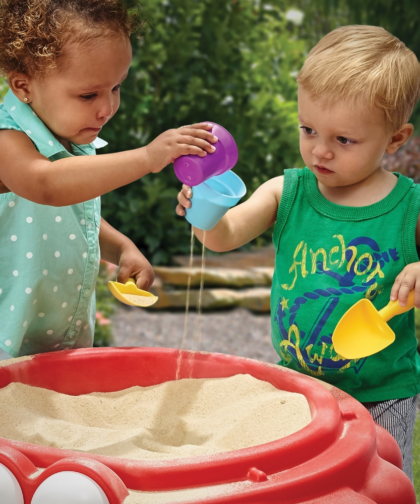 Step2 Crabbie Sand Table for Kids – Outdoor Crab-Themed Sensory Play Table with Lid & Accessories | Holds Up to 25 lbs Sand | Ages 1.5+ Years - MINIMEE KIDS