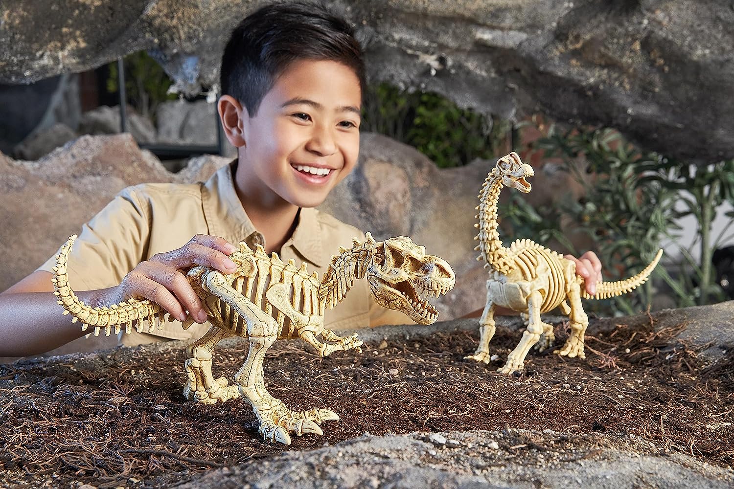 Zuru Robo Alive Mega Dino Fossil Find - Excavation Kit with Robotic Dinosaur Skeleton, Lights Up, Roars, Includes Fossils, Slime, and Sand, for Kids Ages 5+