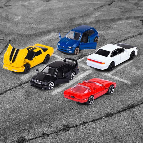 Majorette Youngsters 90’s 5-Piece Giftpack – Die-Cast Toy Cars Set | Includes Chevrolet Corvette C4 ZR-1, Mercedes-Benz 190 E, Nissan Cefiro & Renault Clio 16S – 1:64 Scale Metal Cars with Opening Parts – 3+ Years