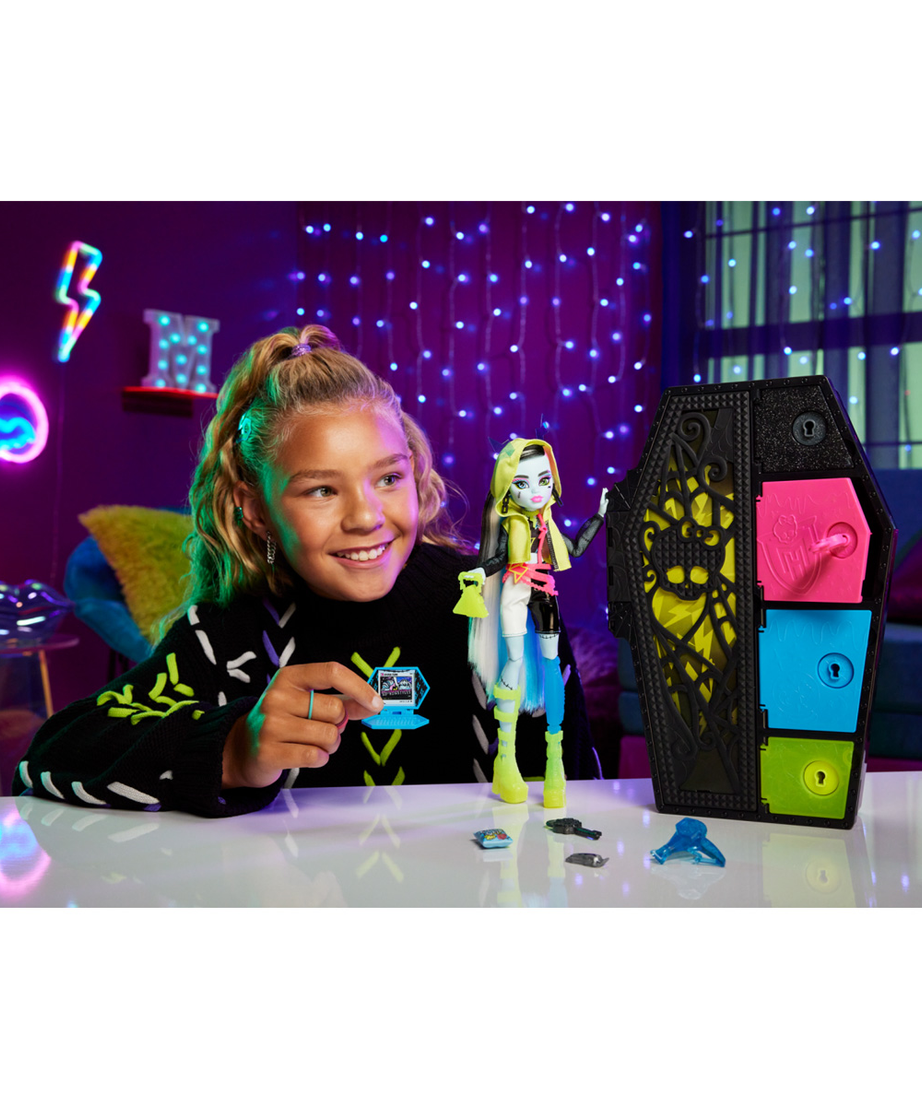 Monster High Skulltimate Secrets: Neon Frights Frankie Stein Doll Set | 125+ Looks, Glow-in-the-Dark Accessories & 19+ Surprises | Coffin Locker Storage for Kids Age 4+ - MINIMEE KIDS