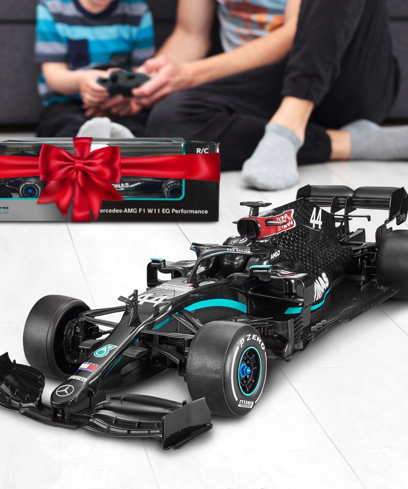 Rastar - Mercedes-AMG F1 W11 EQ Performance 1/12 Scale High-Speed Remote Control Car | Officially Licensed Formula 1 RC Racing Car with 2.4GHz Control & Realistic Detailing | AMG Petronas F1 Team Collectible Model