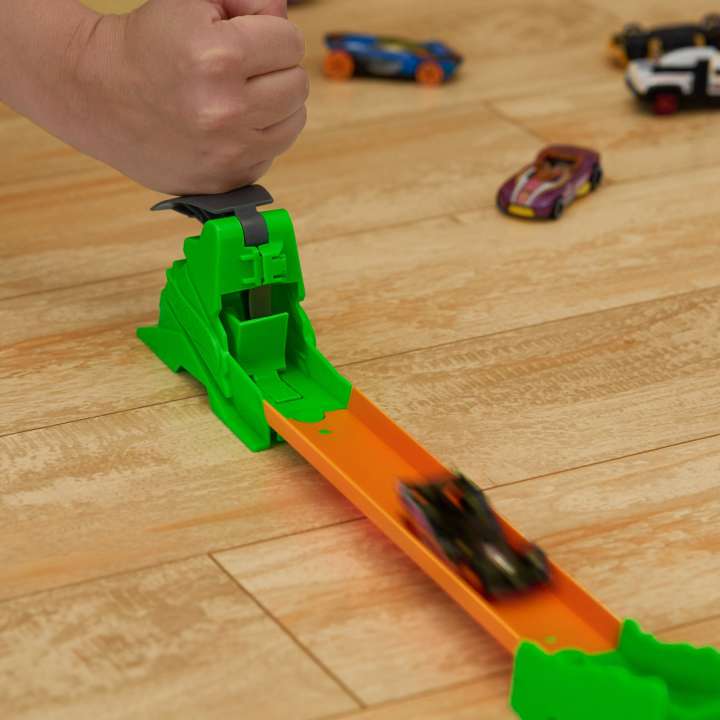 Hot Wheels Track Builder Toxic Super Jump Track Set – Includes 1 Hot Wheels Vehicle – For Kids 4+ Years