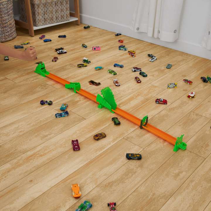 Hot Wheels Track Builder Toxic Super Jump Track Set – Includes 1 Hot Wheels Vehicle – For Kids 4+ Years